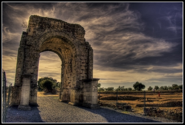 Arco de  Cáparra