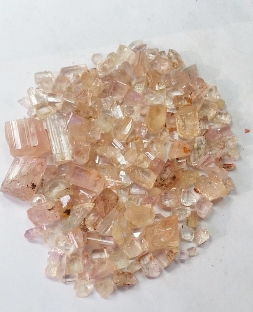 Natural Topaz Crystals 115 grams Katlang Mardan Pakistan . They are beautiful natural crystals good colour.  DM me  APayPal accepted.  #crystals #crystal #healingcrystal #crystalhealing #heal #gemstone  #gemstonejewelry #gems #minerals #mineral #mineralog