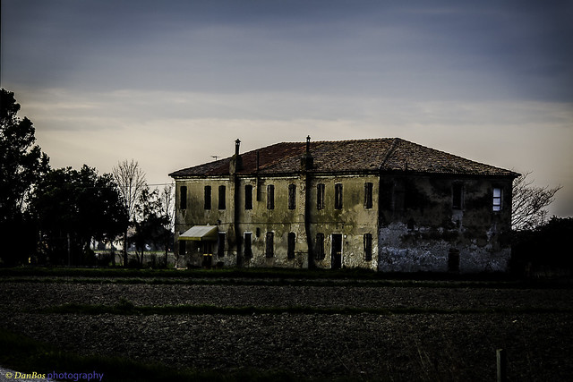 Old Farm House in Countryside ("Polesine - Italy")