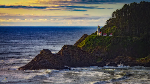 sunset lighthouse oregon waves pacific coastline hecetahead hecetaheadlighthouse hecetaheadlight nikond810