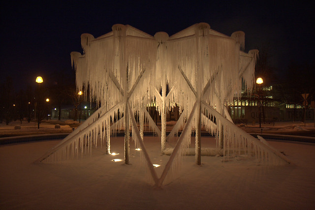 Eis-Brunnen bei Nacht