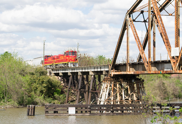PTRA Train Crossing HB&T Railroad Bridge over Buffalo Bayou 1603121354