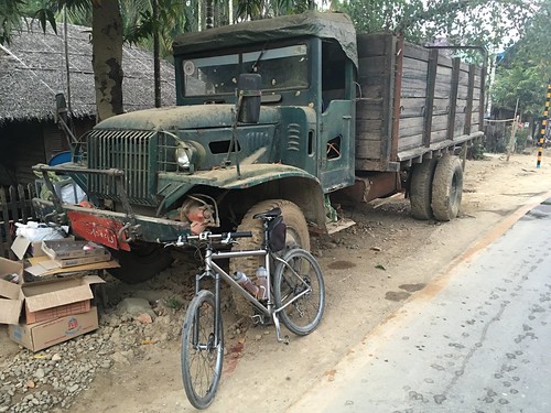 bicycle truck cycling burma dodge myanmar trucks rakhine thandwe rakhinestate dodgewcseries dodgewc thandwedistrict padekaw thandwetownship dodgemseries