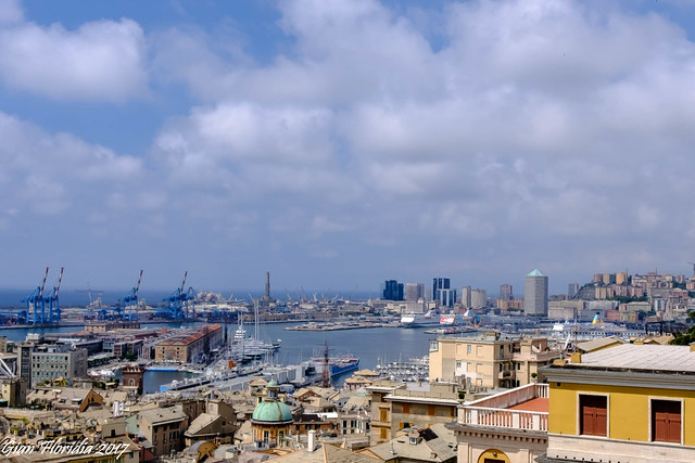 Genova: panorama dalla spianata di Castelletto