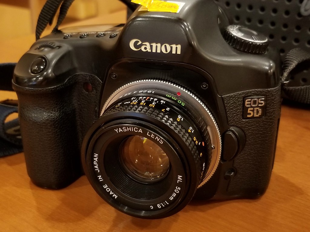 ヤシカYE／キャノンレンズ50mmf1.8Ⅰ型付【実写確認済整備品】 オールドレンズとEOS 5D】YASHICA ML 50mm F1.9cはチープな作りながら