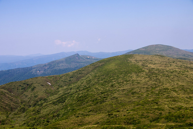 秋田駒ヶ岳から乳頭山へ続く稜線