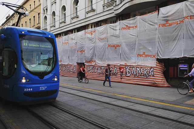 #hpb #živjelahrvatskabanka #grafiti #jurišićeva #tram17 #spremistetresnjevka #fotozlatkoivančok