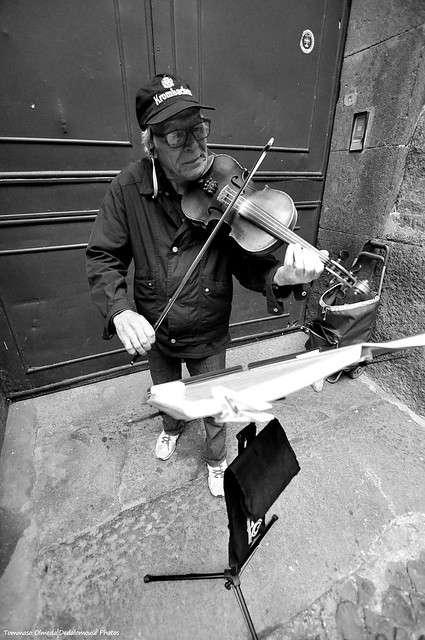 Violinista di strada -Street violinist - Violinista callejero