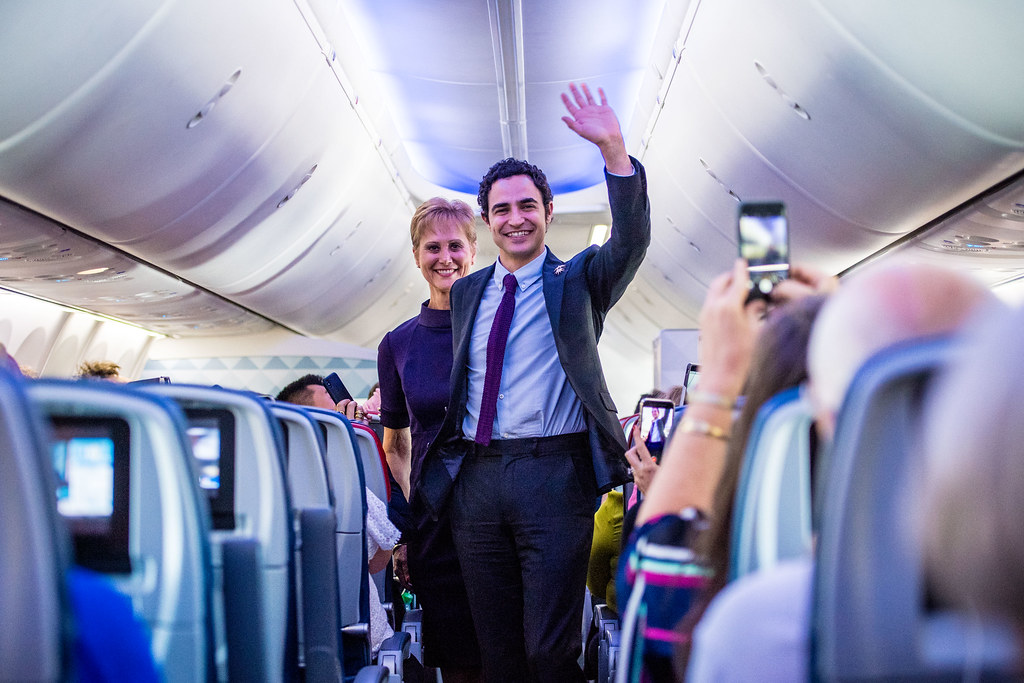 Zac Posen greets passengers on the flight to LAX | Delta Air… | Flickr