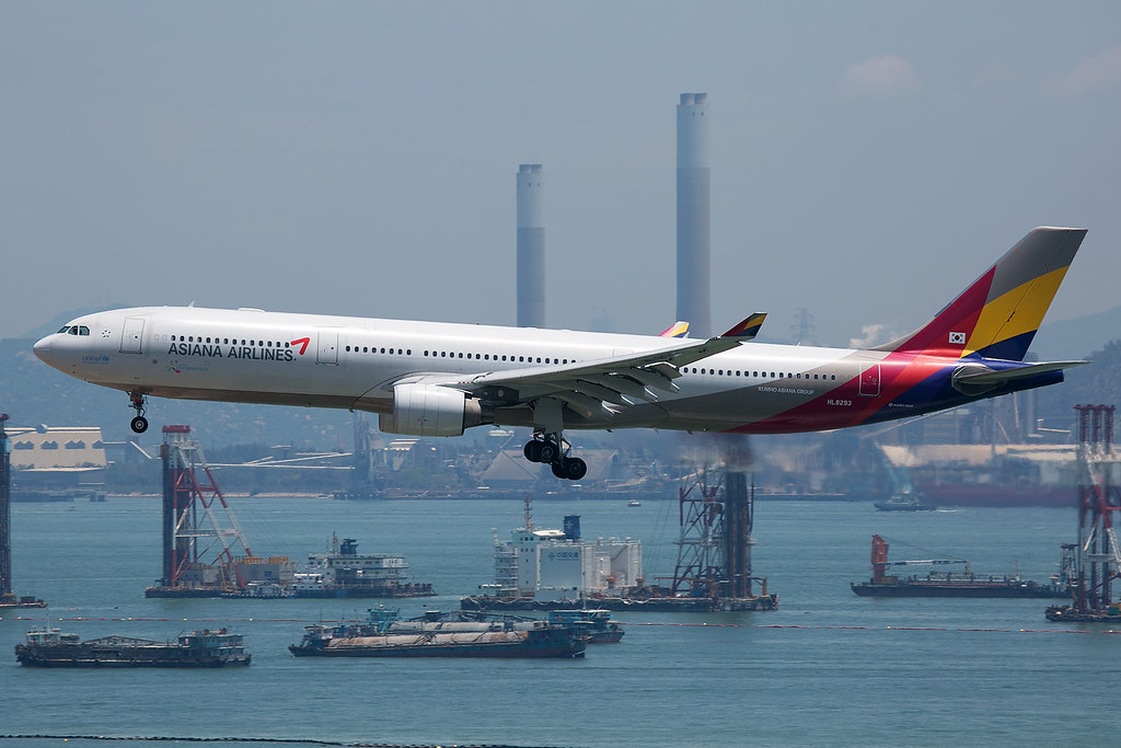 HL8293 - A333 - Asiana Airlines