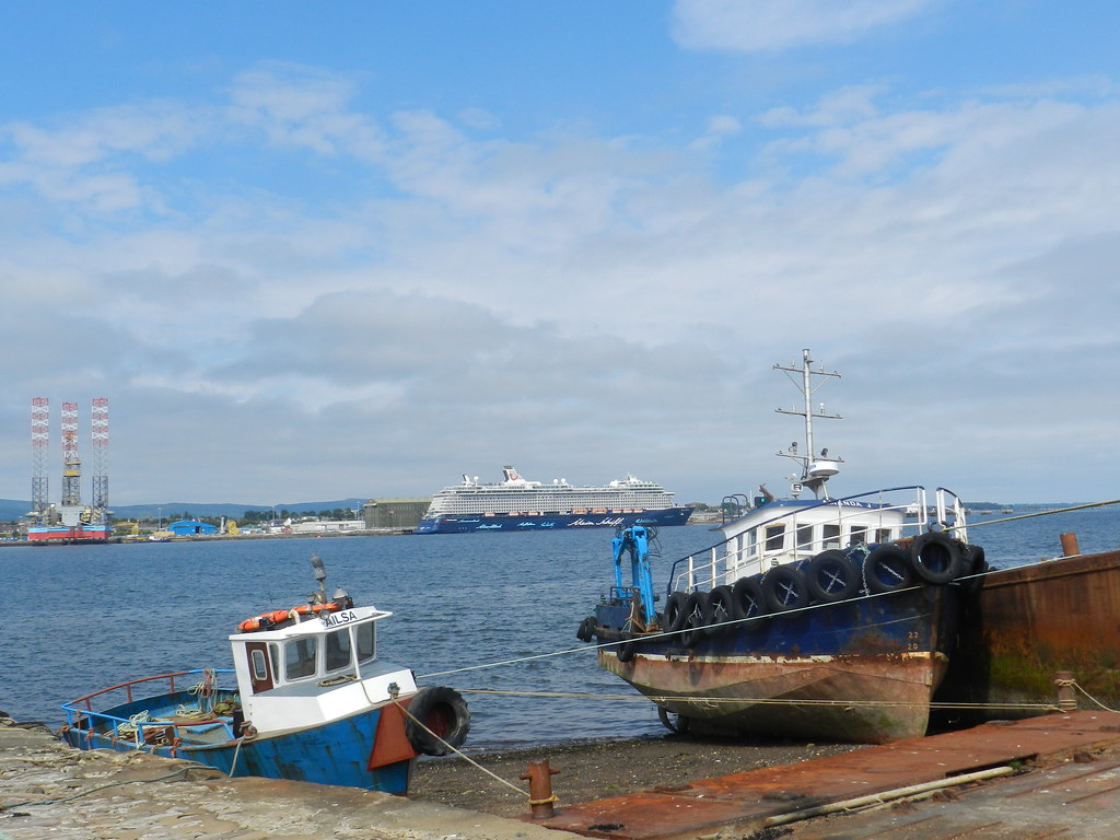 Contrast of Vessels, Newhall Pier, Black Isle, June 2018