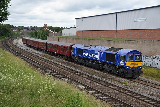 66727 5Z66 Midland Railway, Butterley - Ferme Park passes Wellingborough with the LT 4-TC stock 19.06.2018