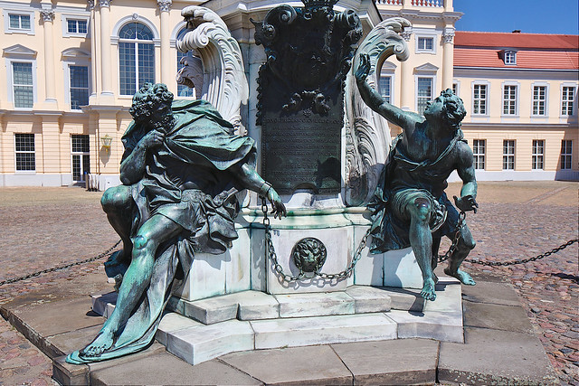 Statuen vor dem Schloss Charlottenburg - Berlin