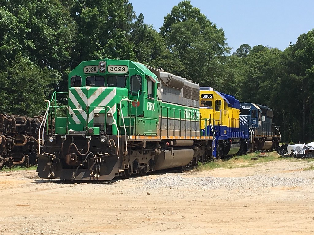 FURX SD40-2 3029 | FURX SD40-2 3029 & 2 more leased SD40-2's… | Flickr