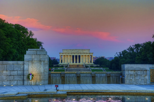 WWII & Lincoln Memorials sunrise (paint filter)