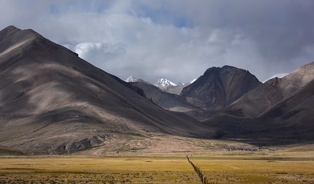 Mount Longpo Gangri range, Tibet 2017