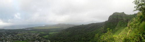 hawaii kauai mountains clouds landscape panorama trees green sleepinggiant nounoumountain wailua wailuariver water pacificocean kaleparidge