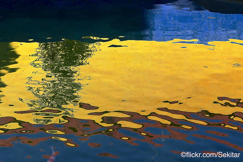 pulau madura suramadu insel island indonesia provinsi jawa timur ostjava java eastern sultan kolam renang keraton colour pattern swimming pool kraton sumenep yellow kuning blue biru earthasia