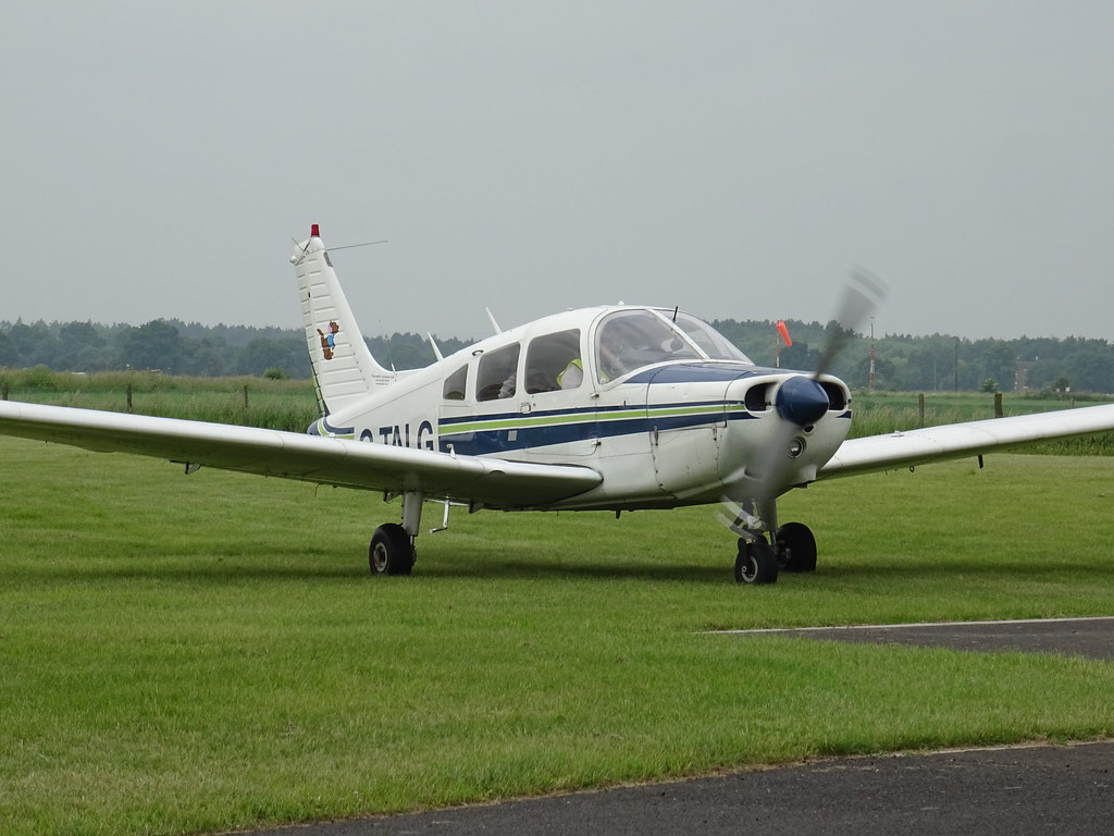 Piper PA-28-151 Cherokee Warrior G-TALG | Taxiing to the ram… | Flickr