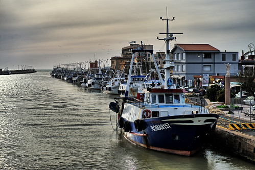 fishingfleet boats pier fiumicino italy italia port harbor evening mediterranean 20180413 april2018 978234