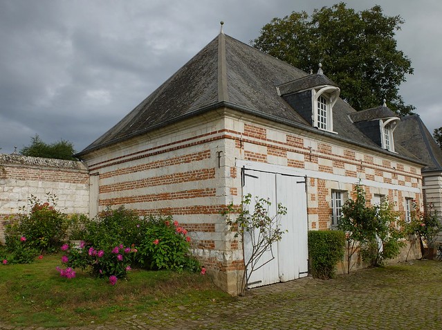 Vauchelles-lès-Domart : Château (XVIIème) - dépendances