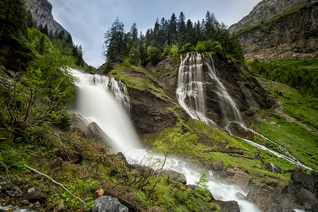 La cascades de la Sauffaz (à gauche) et de la Pleureuse (à droite)