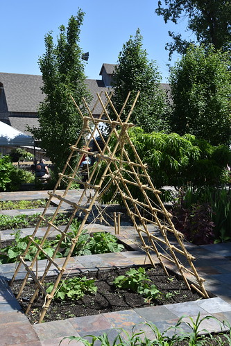 2018 bakersfieldpioneervillage mansfieldmo mansfieldmissouri missouri ozarks wrightcounty bakercreekheirloomseeds gardening structure plants triangle