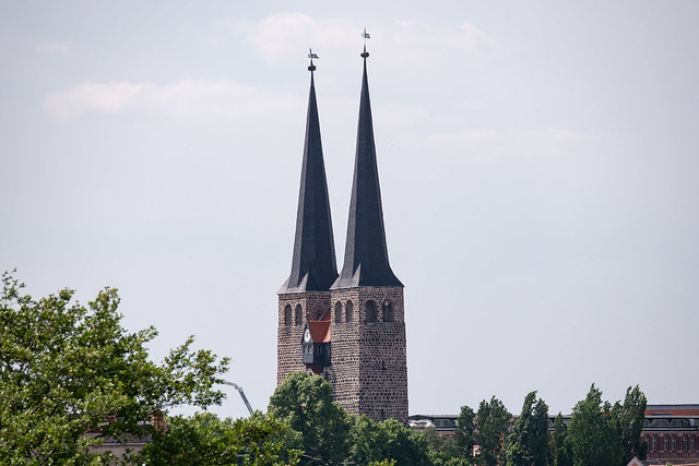 Burg b. Magdeburg, LAGA Sachsen-Anhalt 2018: Blick vom Weinberg auf die Türme von St. Nicolai - Looking from the Vineyard hill to the steeples of St. Nicholas' Church