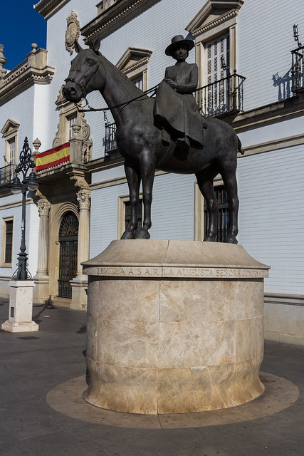 Statue of female matador