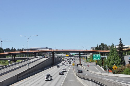 Link construction over I-405