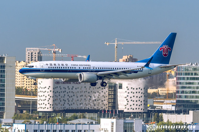 ✈ Boeing 737MAX8 China Southern airlines during landing at airport Pulkovo, Saint-Petersburg