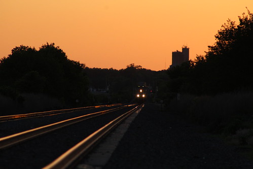 up trains es44ac sd70m sunset twilight morrison illinois