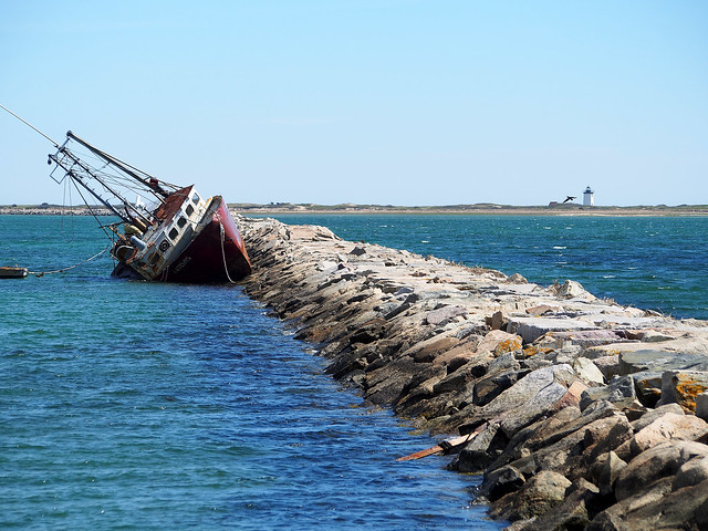 Vessel Run aground in Provincetown