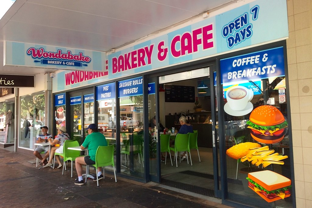 Wonderbake for great meat pies in Geraldton | Jill and I are… | Flickr