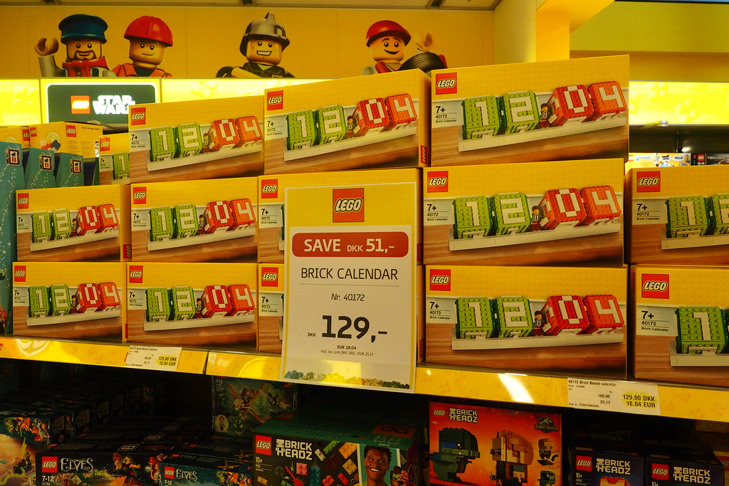 Goneryl dateret Onset Brickfinder - Brickfinder Visits The LEGO Store in Billund Airport!