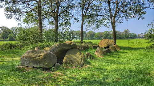webshots travel europe netherlands holland dutch view nederland views you sony cybershot hx9v nature sun tourists cycle vakantie fietsvakantie cycling holiday bike bicycle fietsen 20 mei green sleen hunebed spring noord rocks d51 boulders big 2018 stones dolmen may lente history monument drenthe grave capstones zweeloo archaeology cultural dolmenmegalith heritage megalith megalithic dolmens tomb ruine ruinous historic grossteingrab