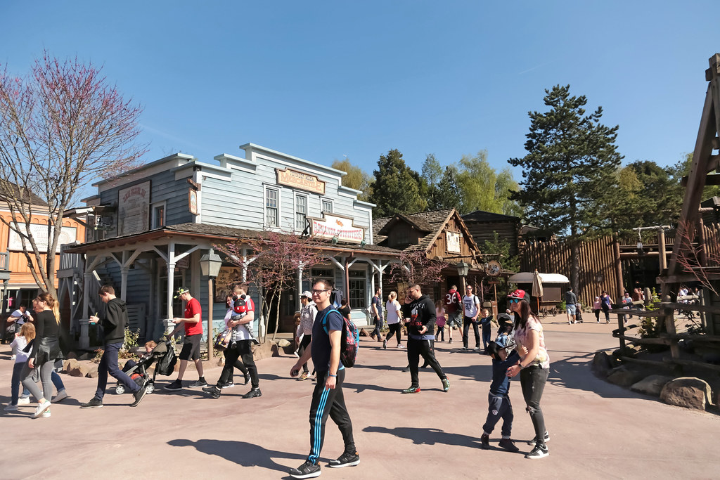 Frontierland - Disneyland Park (France) | Frontierland 18/04… | Flickr
