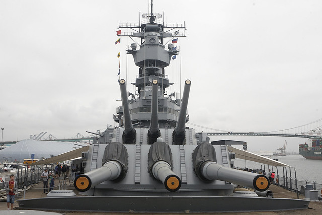 USS Iowa main guns, LA