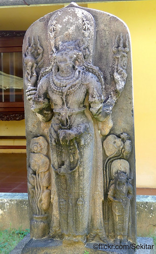 pulau madura suramadu insel island indonesia provinsi jawa timur ostjava java eastern brahmana brahma statue sculpture majapahit time hindu god keraton museum kraton sumenep