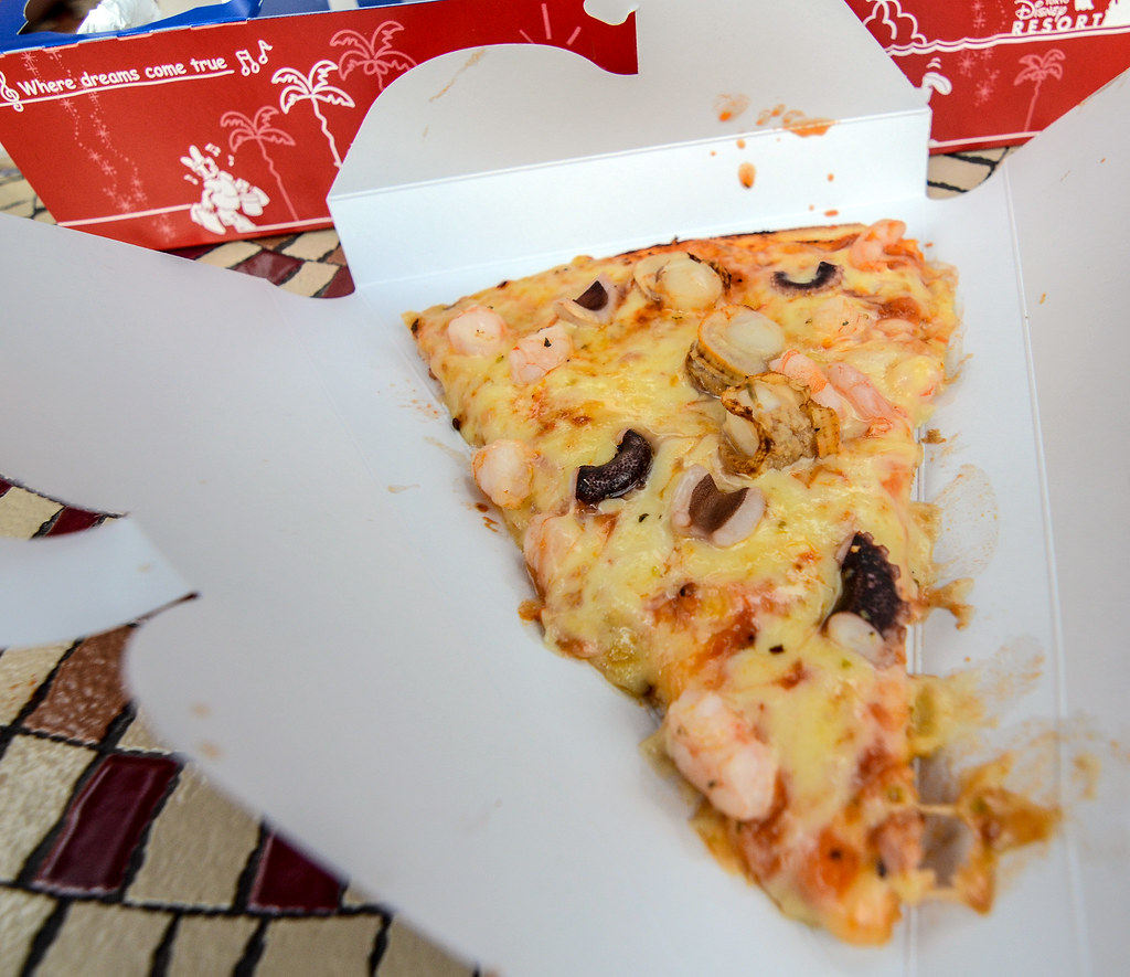 Captain Galley's seafood pizza TDL