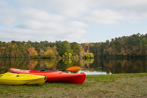 landscape columbia southcarolina kayaks pond park reflection autumn fall sesquicentennial sky watersports lake colors colorful