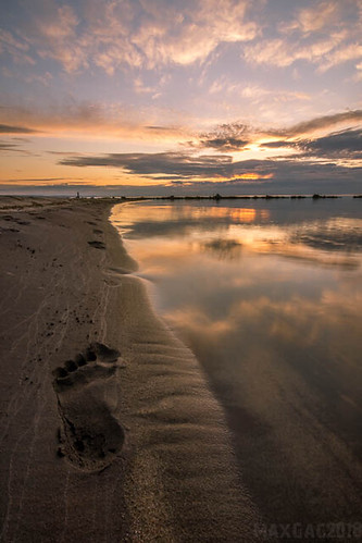 Le Lac St-Jean by MaxGag, On my way back I stopped to a free access to the lake to take some shots. Was not the greatest sunse