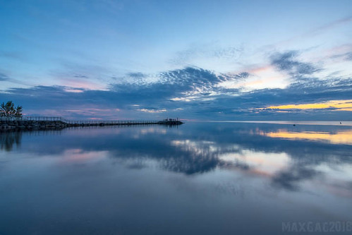 Le Lac St-Jean by MaxGag, On my way back I stopped to a free access to the lake to take some shots. Was not the greatest sunse