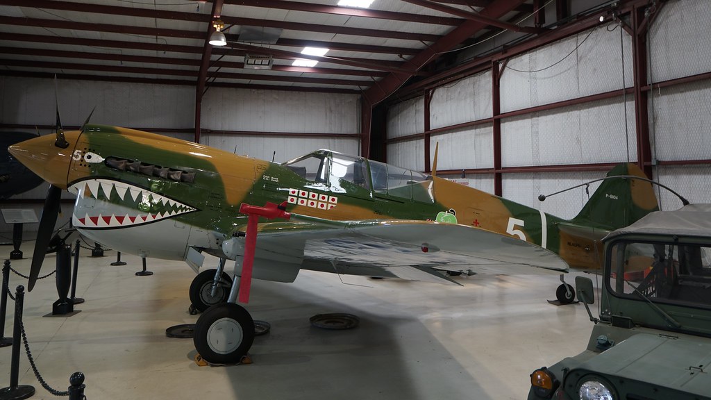 Curtiss 87V P-40N-30-CU Warhawk 44-7369 in Addison