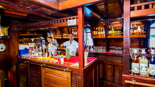 Bar Boat