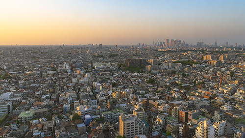 tokyo shinjuku skyline panorama wideangle setagaya sangenjaya carrottower city cityscape