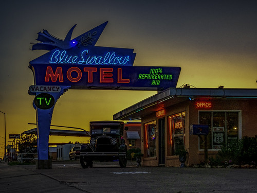 neon motel route66 blueswallow