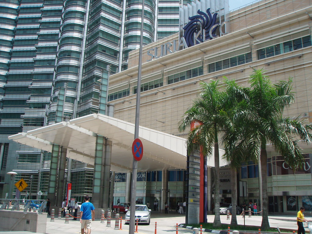Suria Klcc Entrance Suria KLCC Brings Back Picnic In The Park With