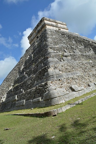 Z.A. Chichen Itza, La pirámide de Kukulkan.