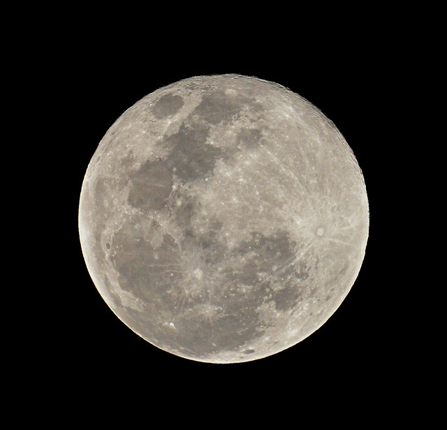 Full moon... again. Sorry, I couldn't resist. (explored)
